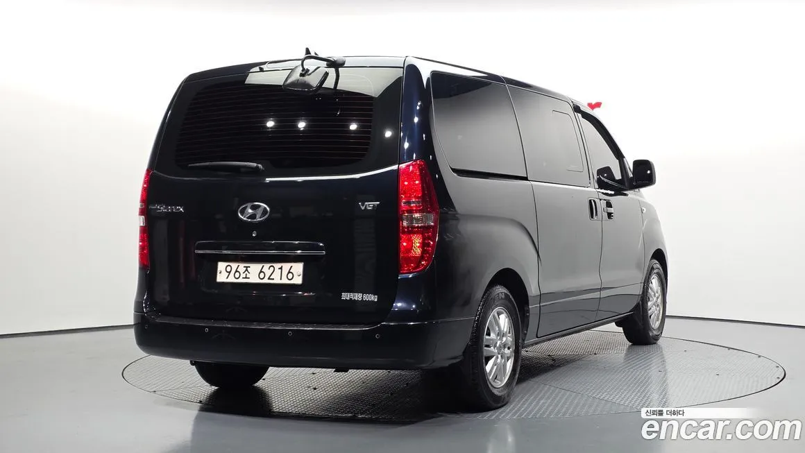 Hyundai Starex — фото 3