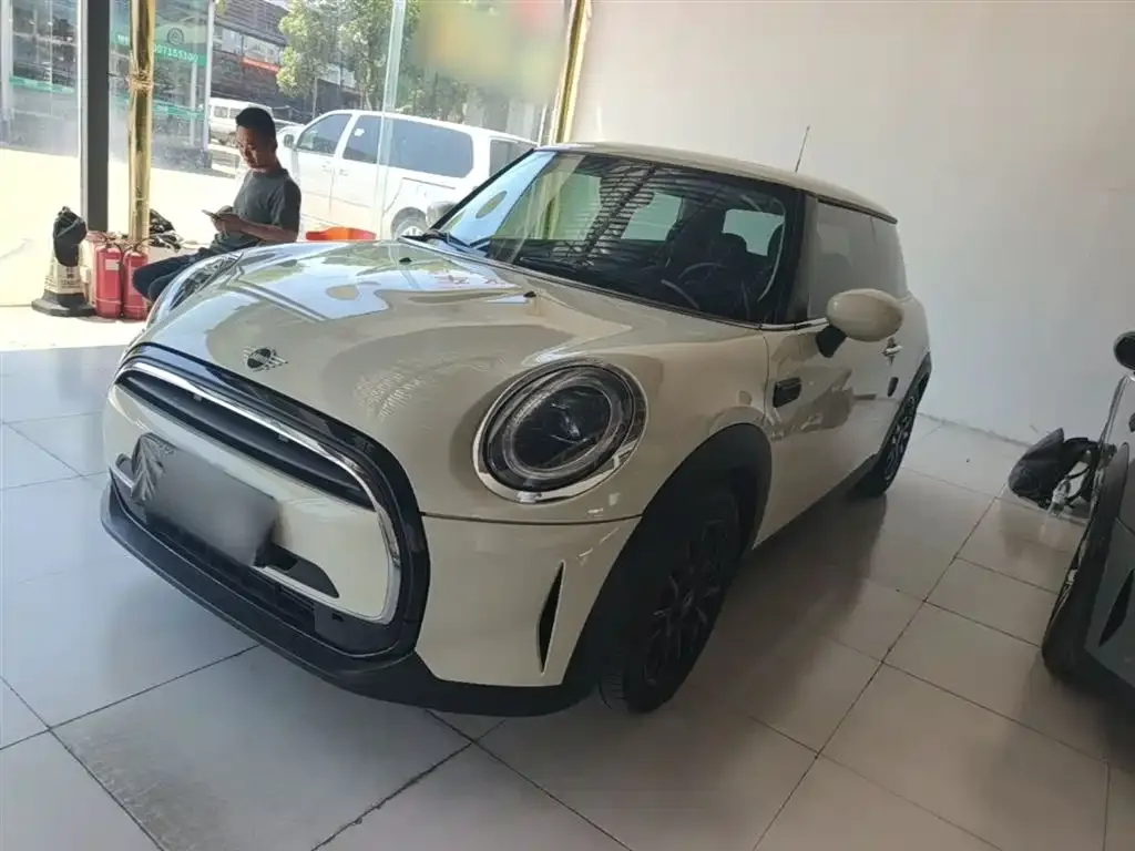 MINI Cooper (3-door) — фото 1