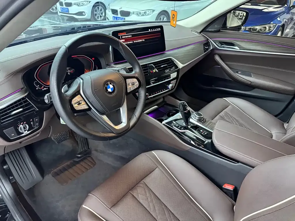 BMW 5 Series — фото 9