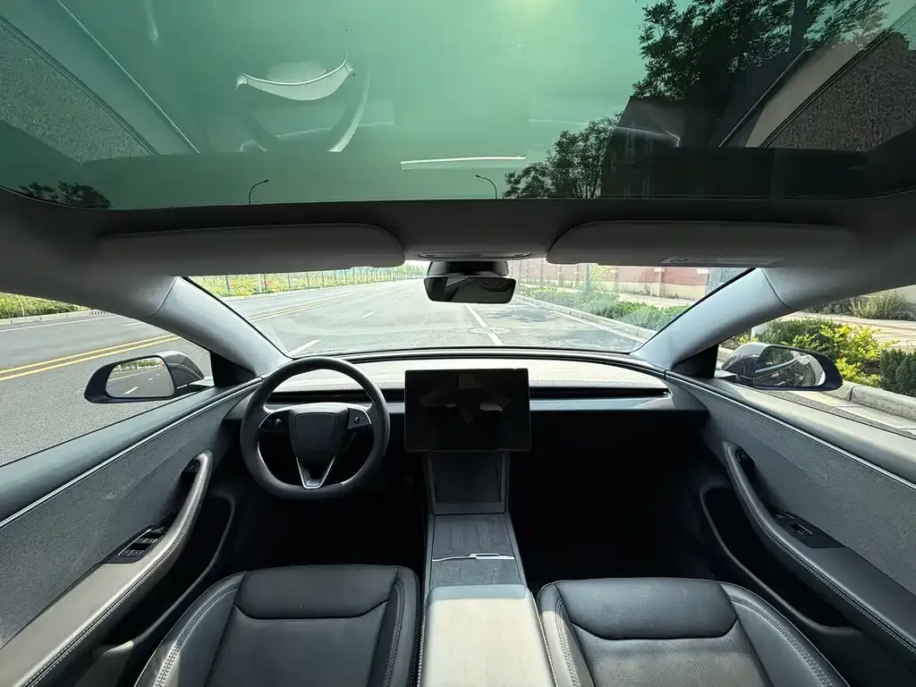 Tesla Model 3 — фото 6