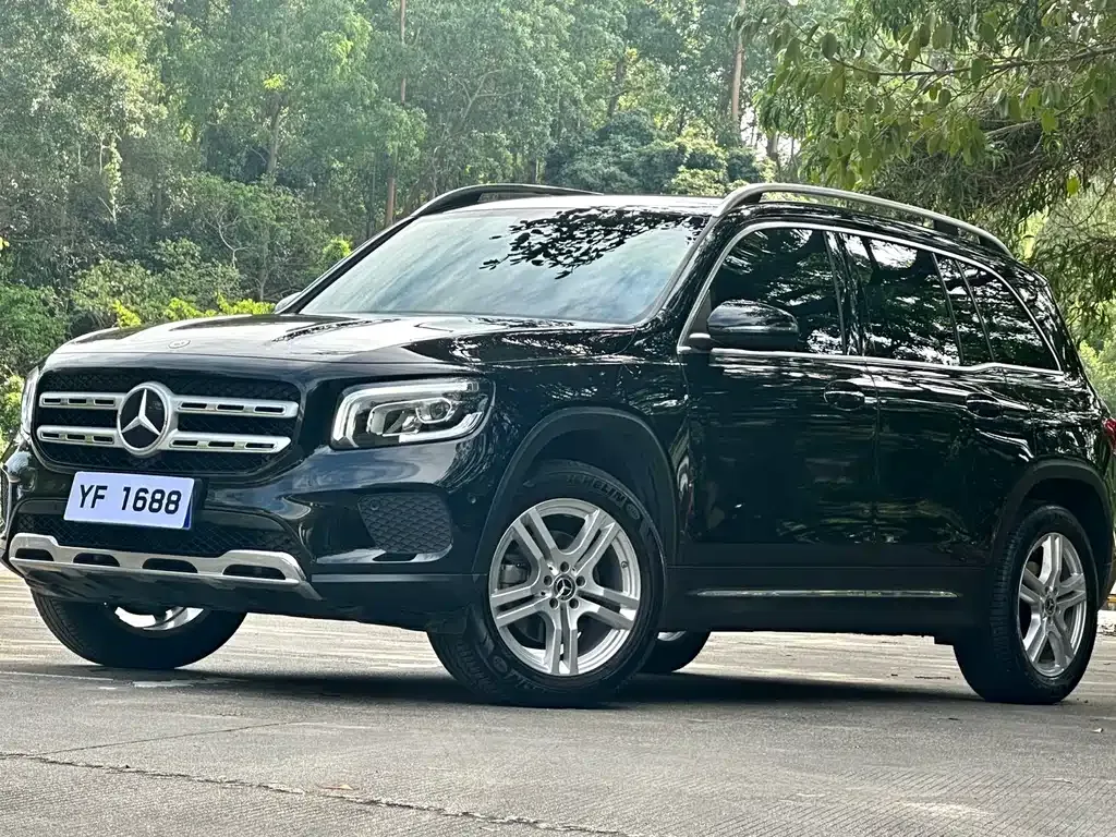 Mercedes-Benz GLB — фото 1