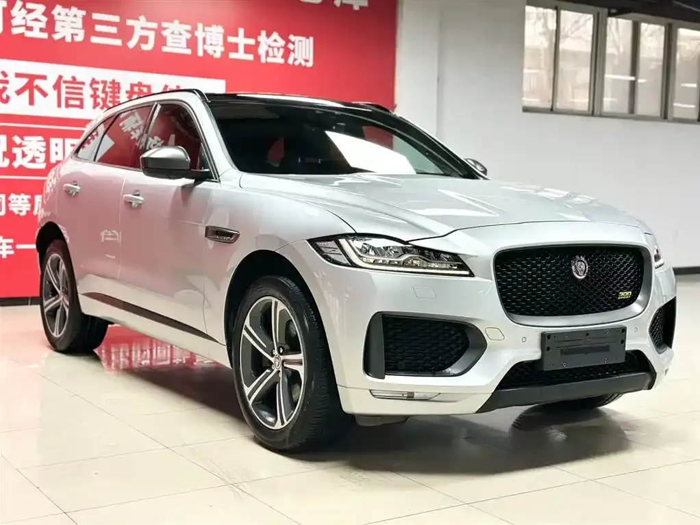 Jaguar F-PACE — фото 9