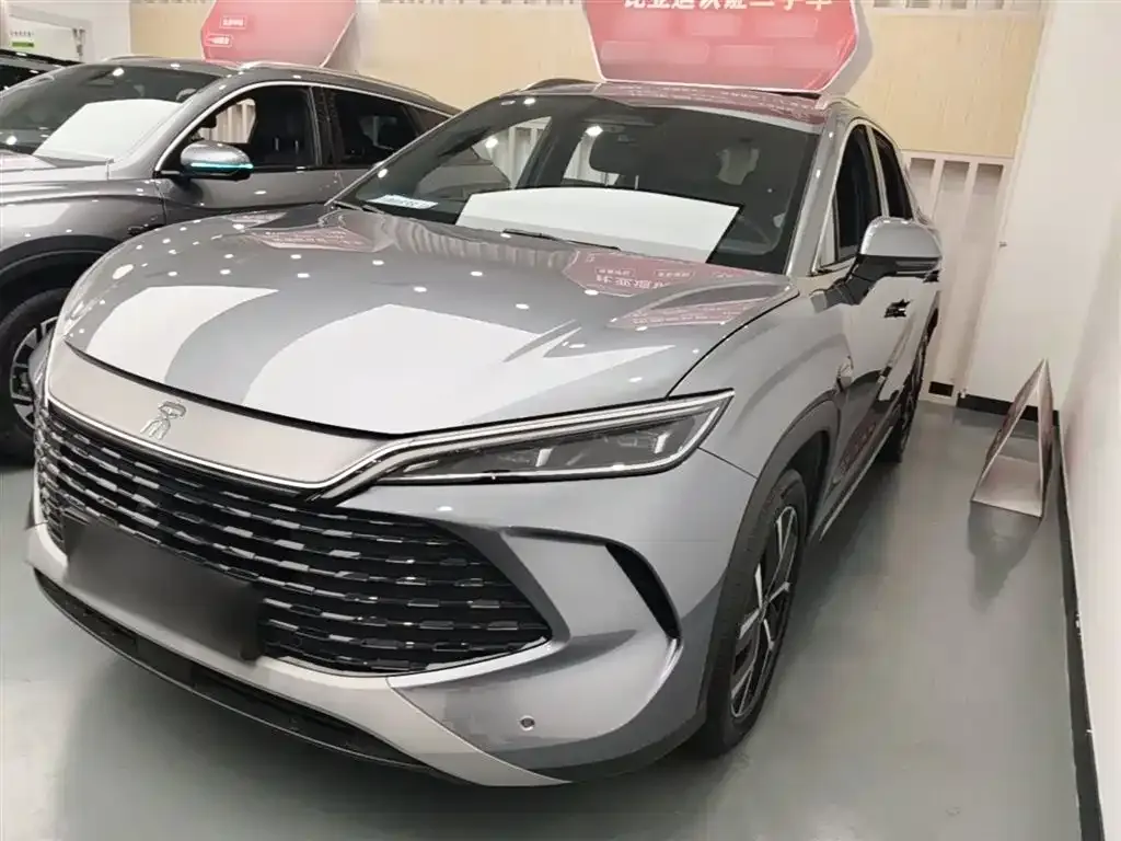 BYD L DM-i — фото 1