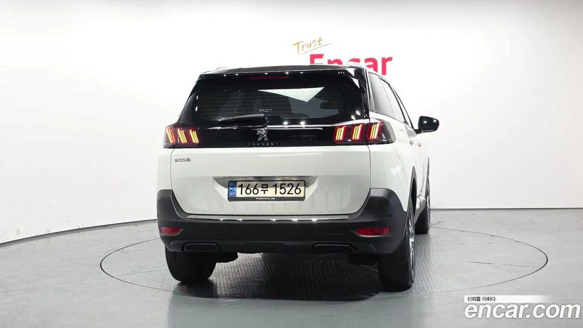Peugeot 5008 — фото 10