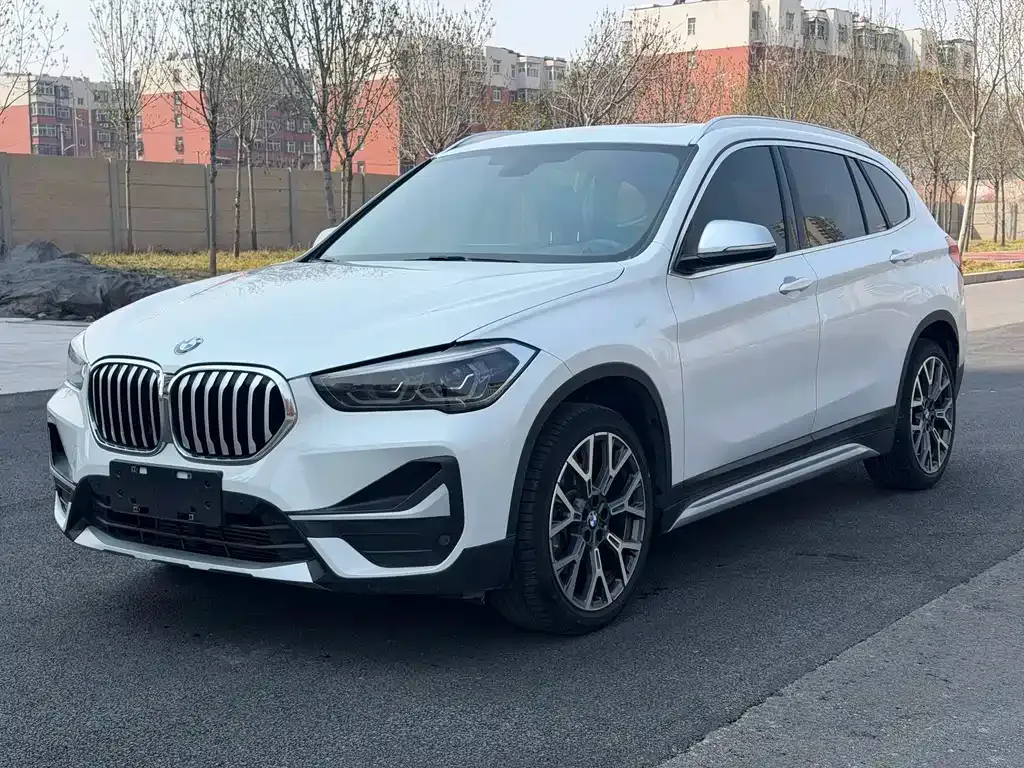 BMW X1 — фото 1