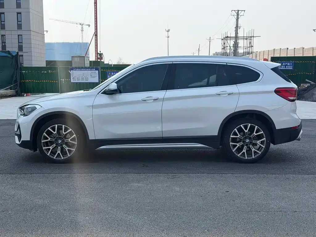 BMW X1 — фото 10