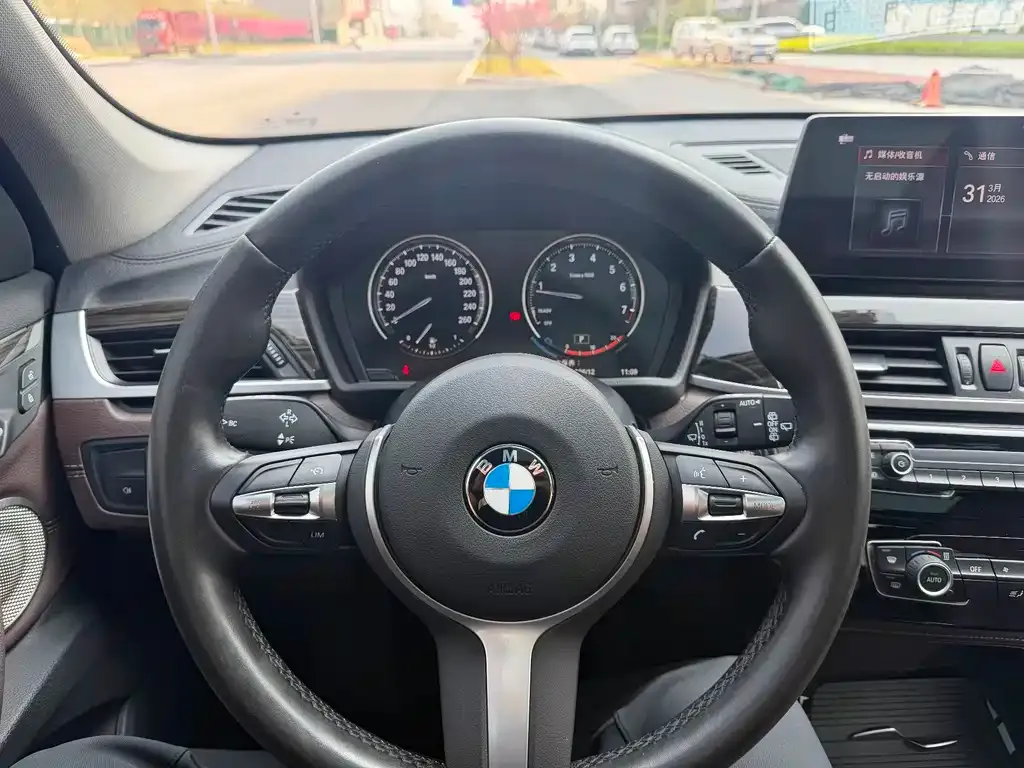 BMW X1 — фото 2