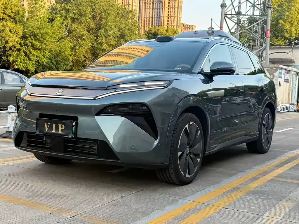 BYD Tang L — фото 1