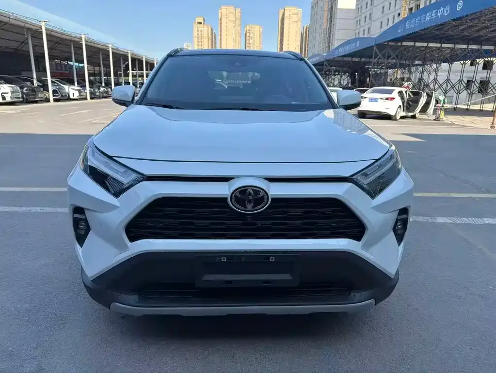 Toyota RAV4 — фото 2