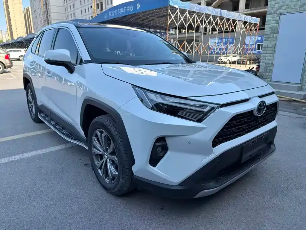 Toyota RAV4 — фото 7