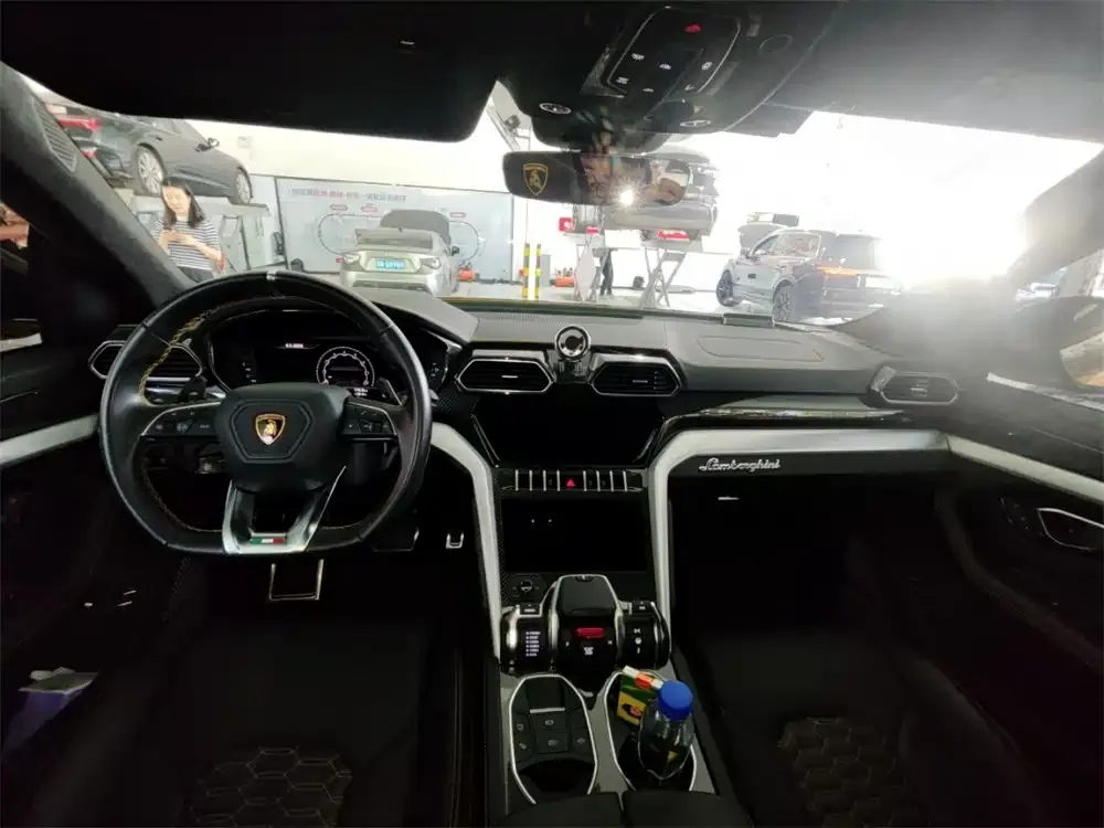 Lamborghini Urus — фото 8