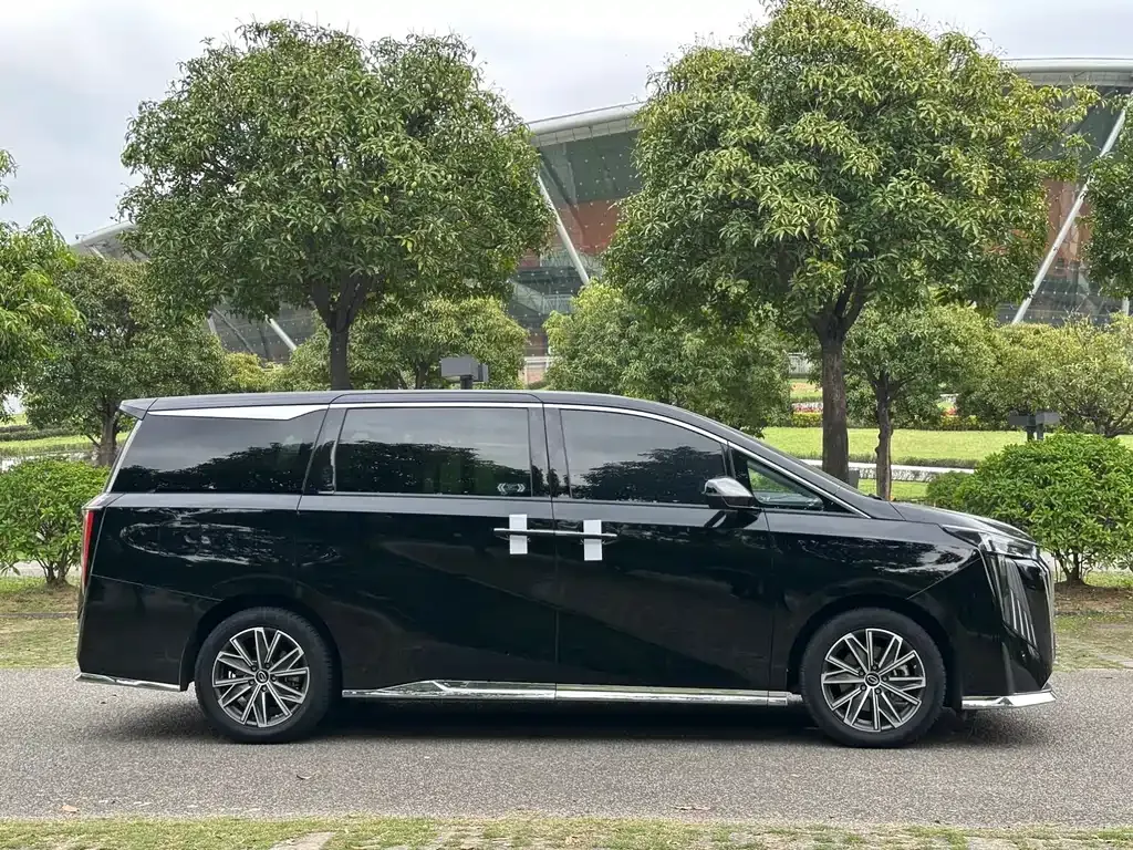 GAC Motor Trumpchi M8 — фото 10