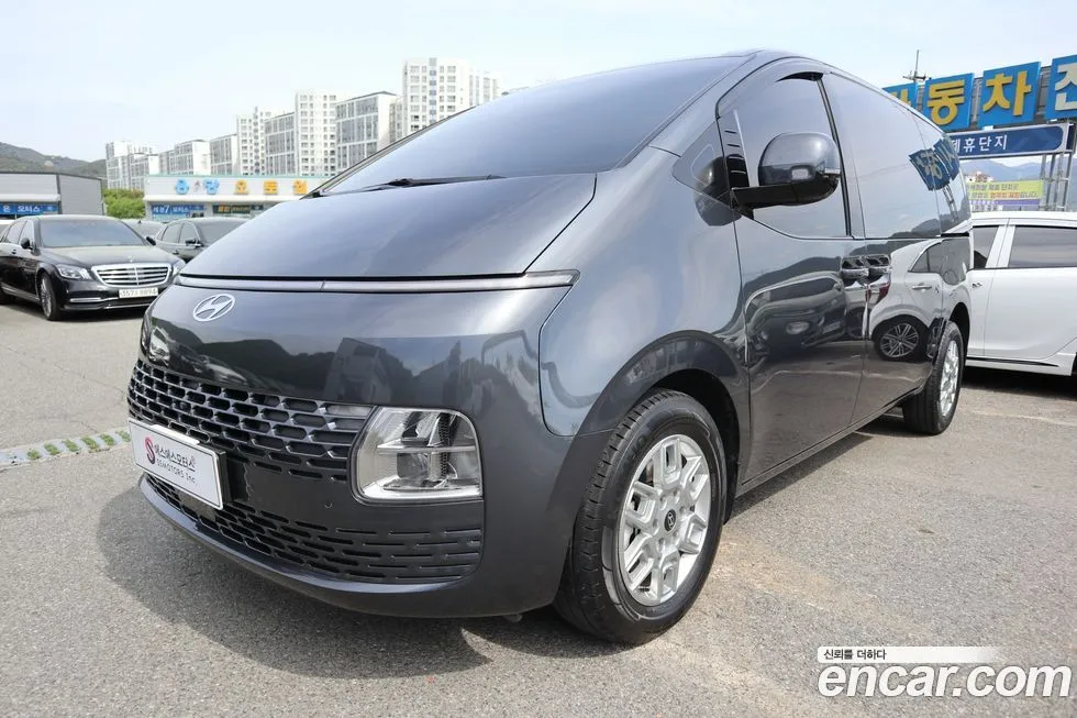 Hyundai Staria — фото 1