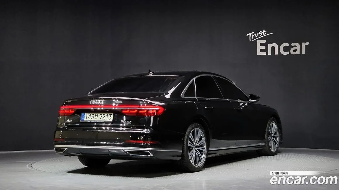 Audi A8 — фото 5