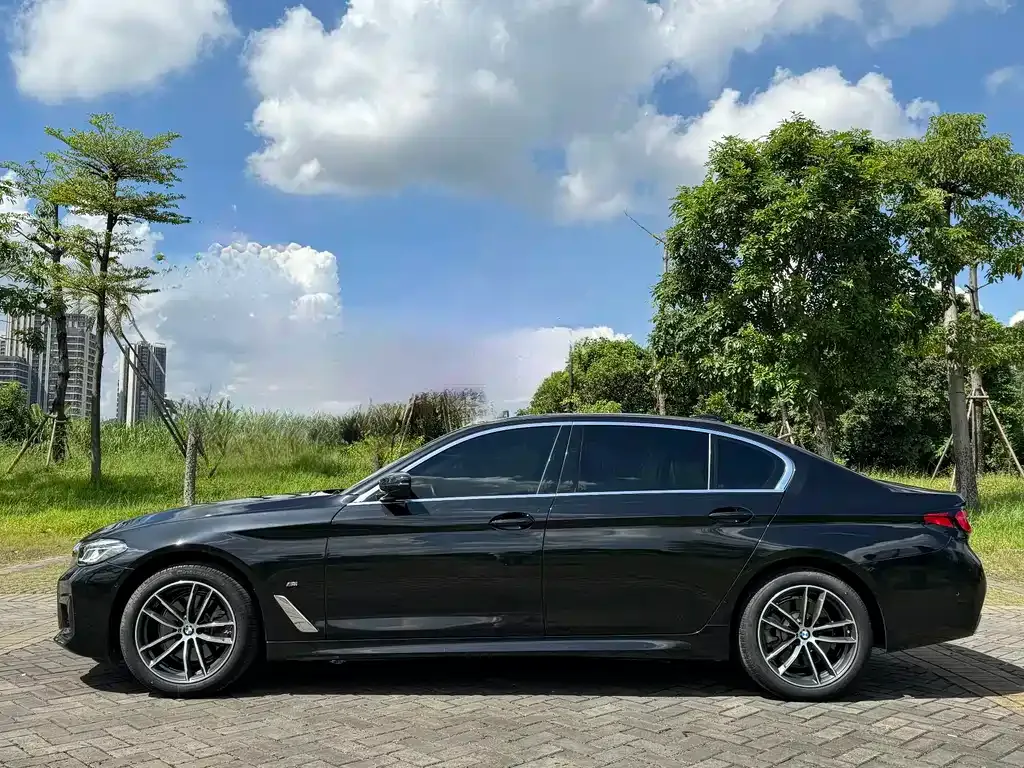 BMW 5 Series — фото 4
