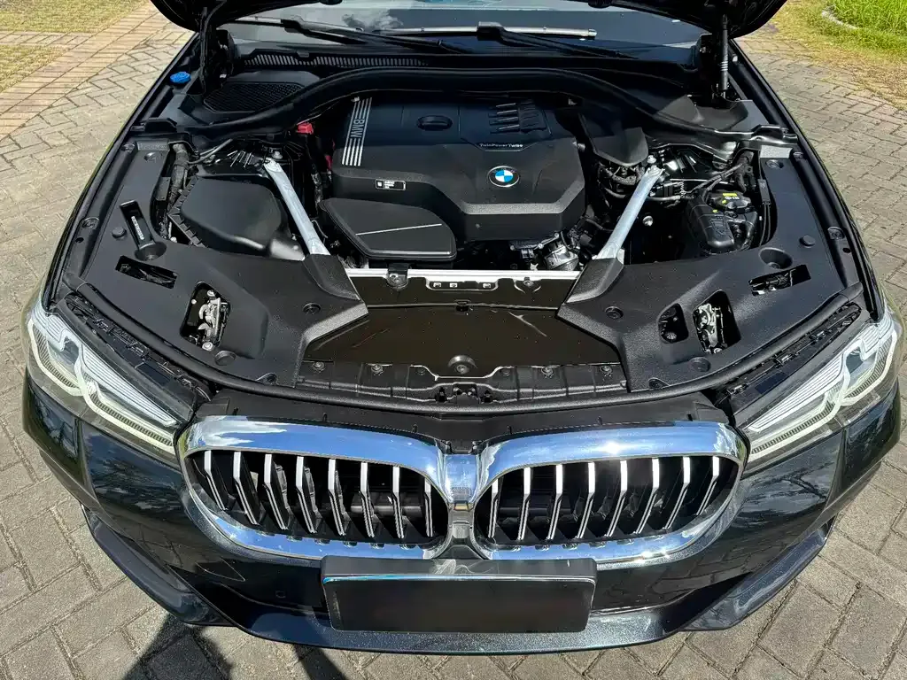 BMW 5 Series — фото 7