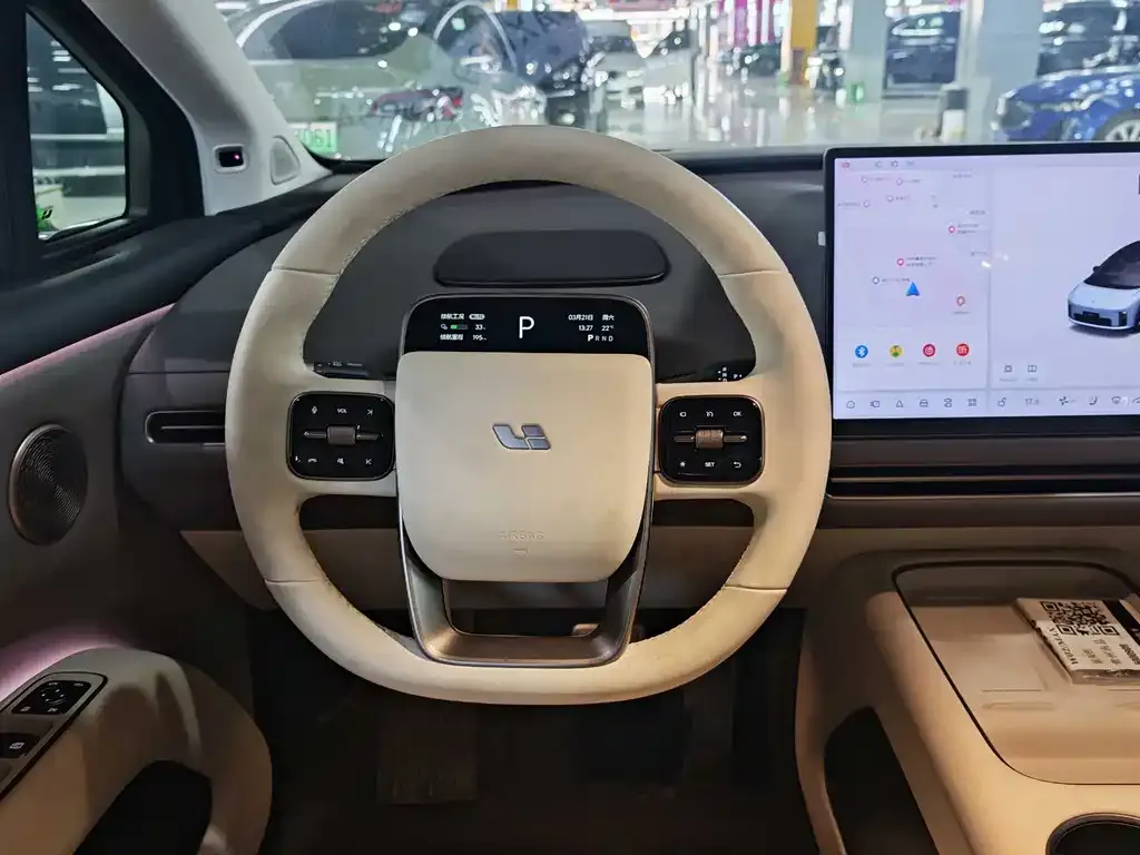 Li Auto i8 — фото 4