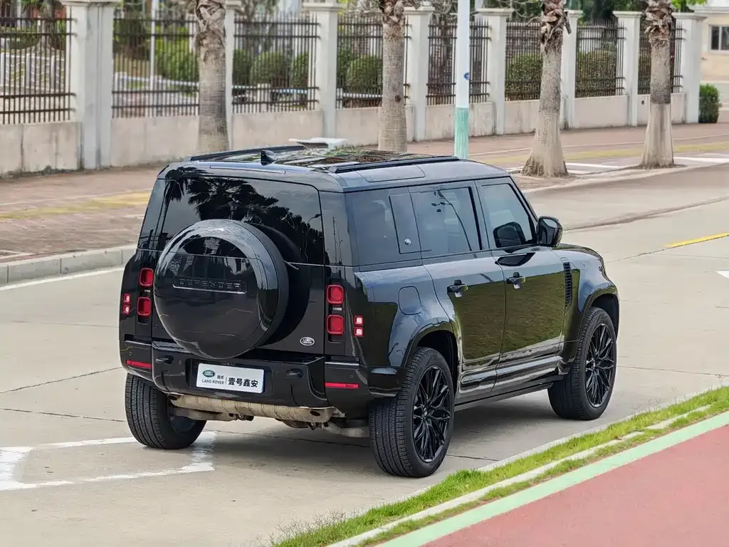 Land Rover Defender — фото 7