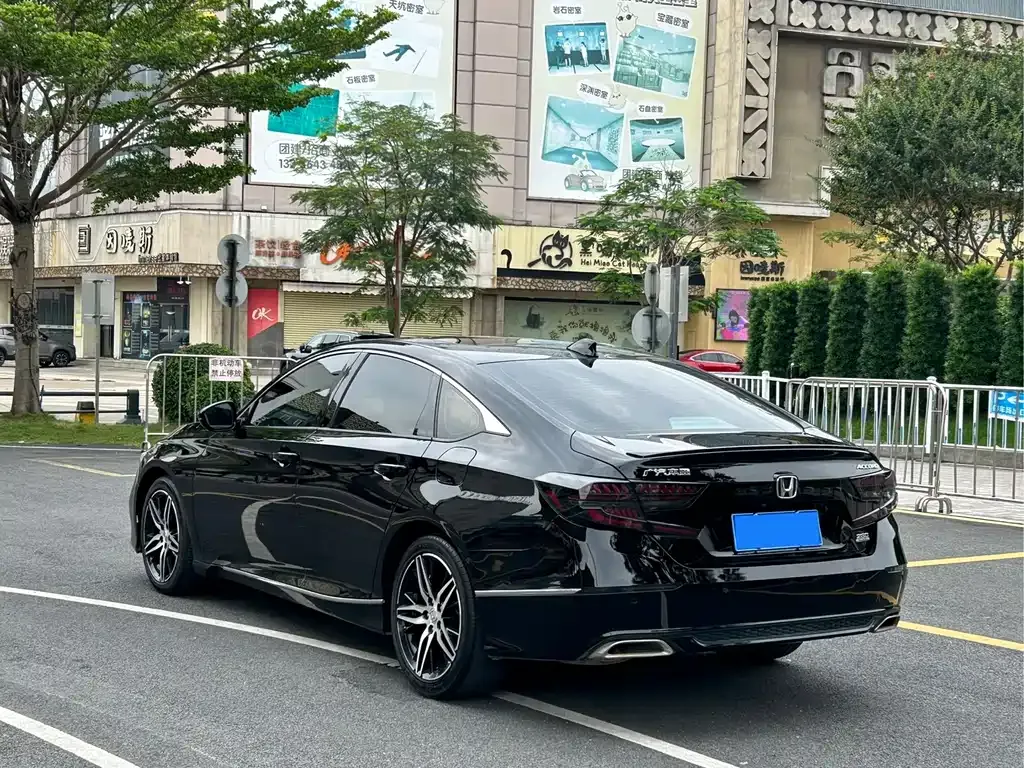 Honda Accord — фото 3