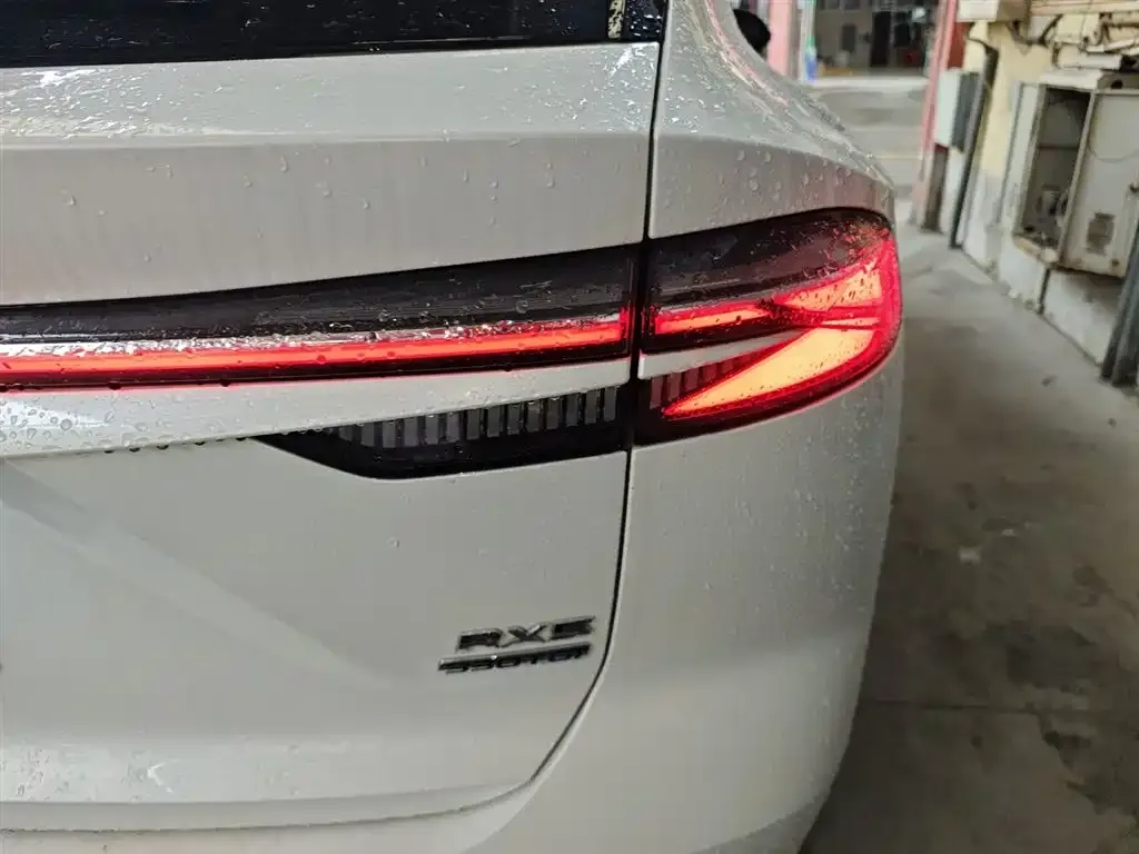 Roewe RX5 — фото 4