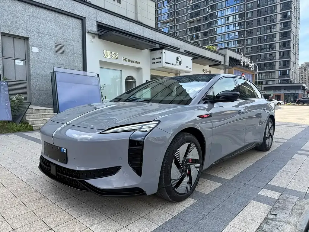 Hongqi EH7 — фото 1