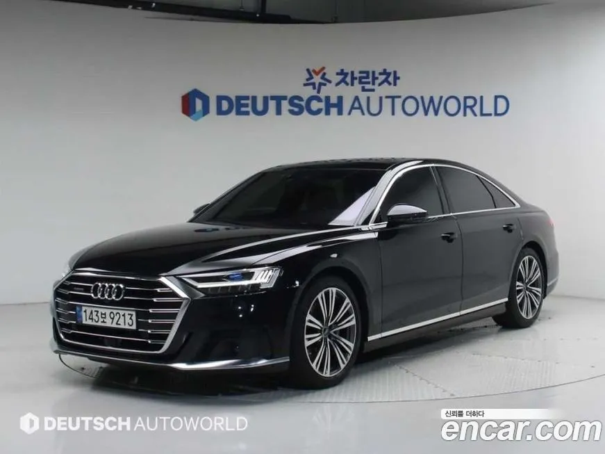 Audi A8 — фото 1