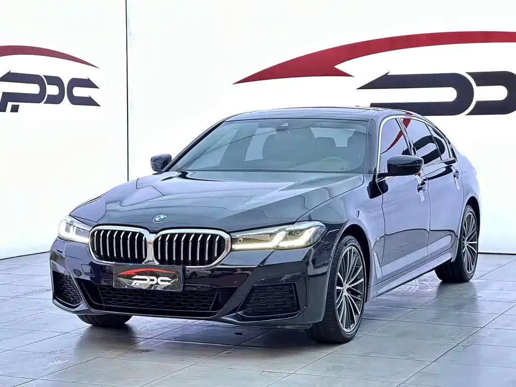 BMW 5 Series — фото 1