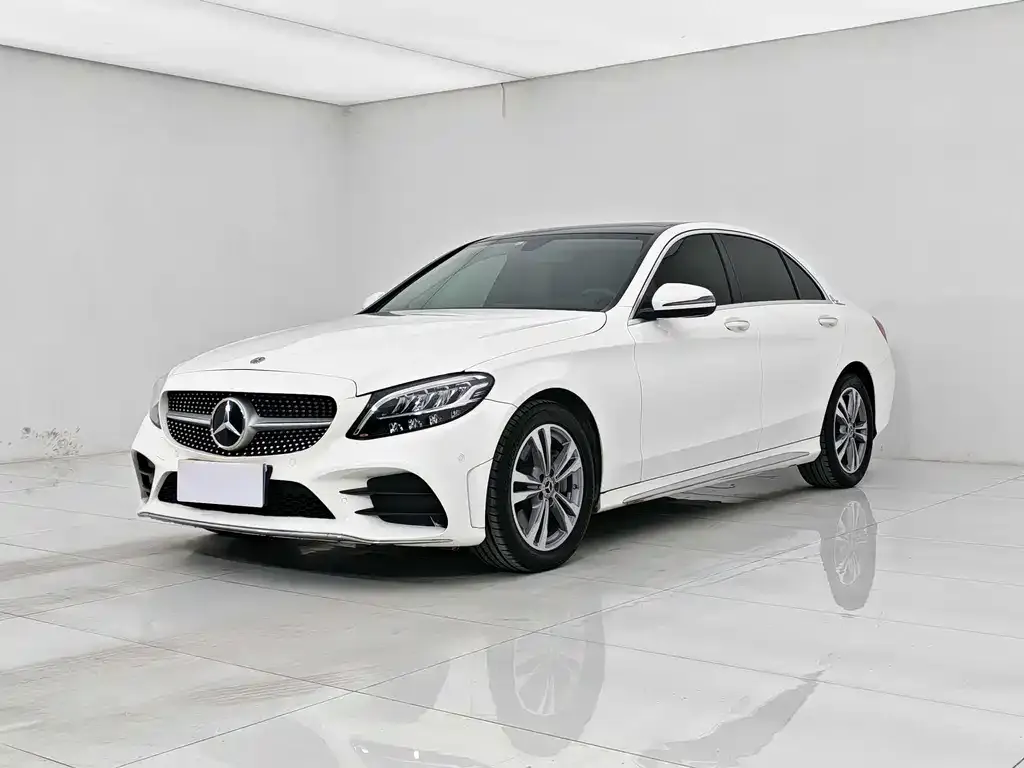 Mercedes-Benz C-Class — фото 1