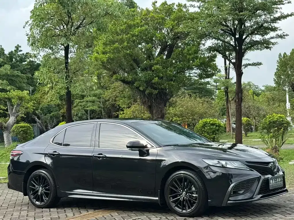 Toyota Camry — фото 8