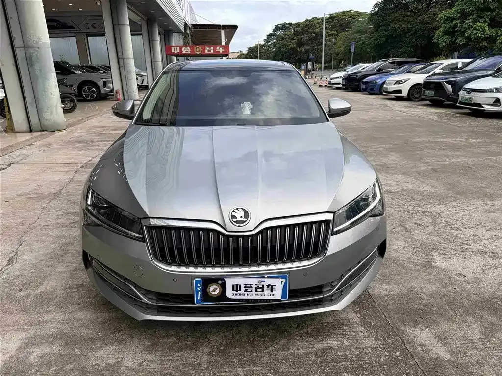 Skoda Superb — фото 10