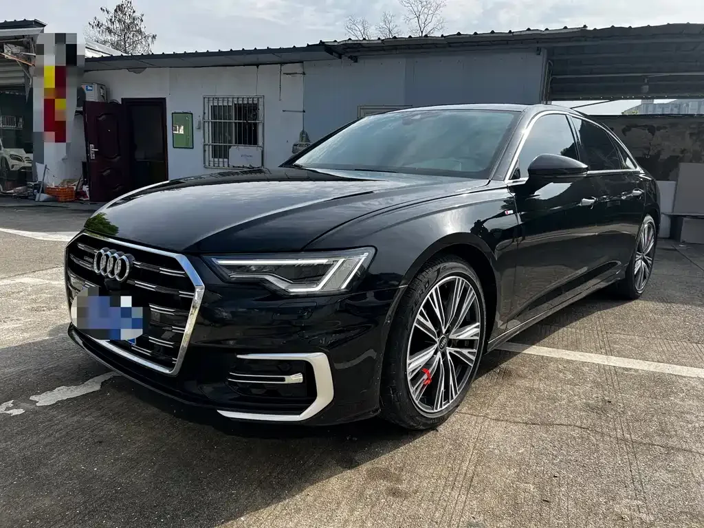 Audi A6L — фото 1