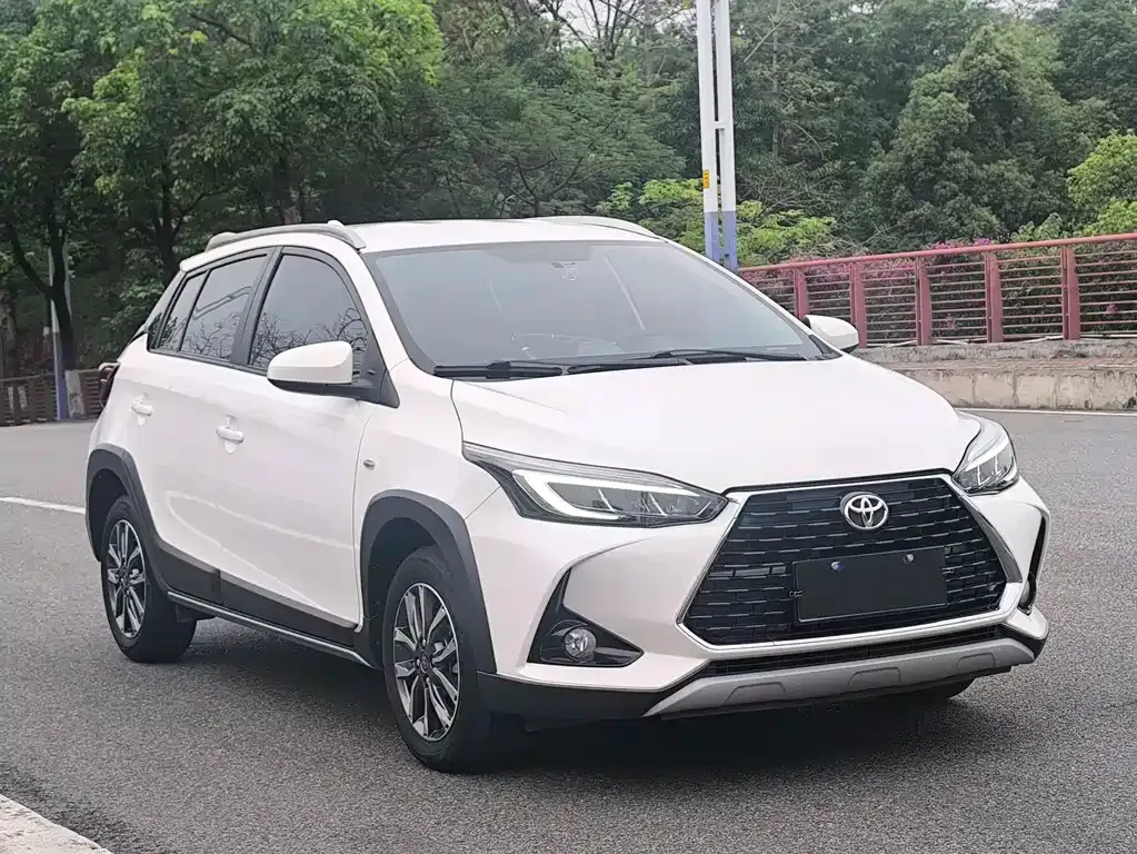 Toyota Yaris L — фото 10