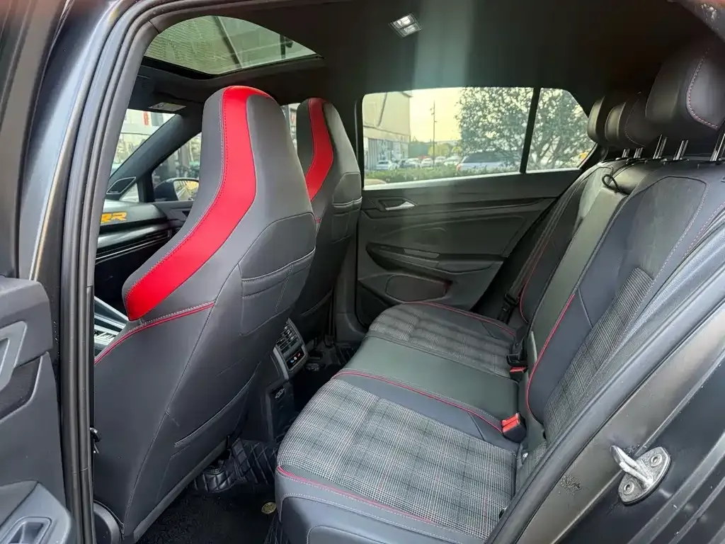 Volkswagen Golf GTI — фото 2