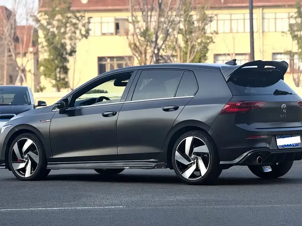 Volkswagen Golf GTI — фото 9