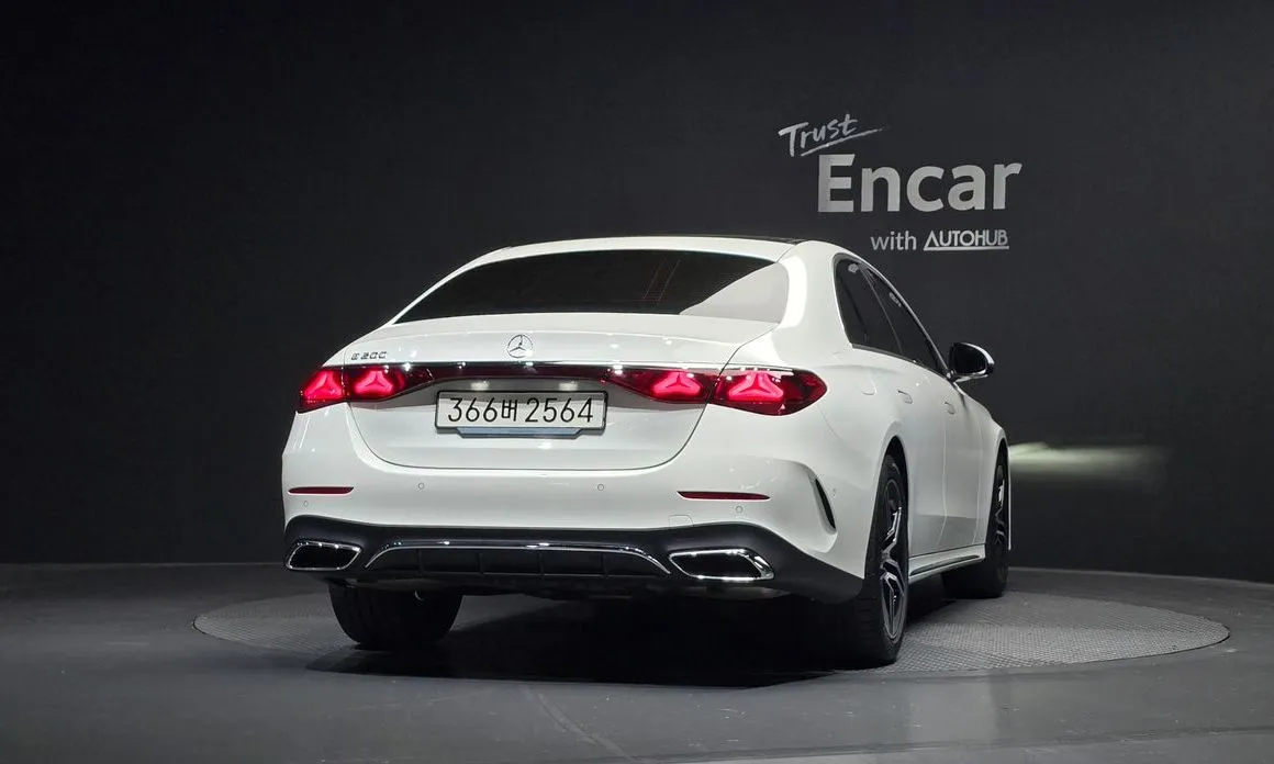 Mercedes-Benz E-Class — фото 4