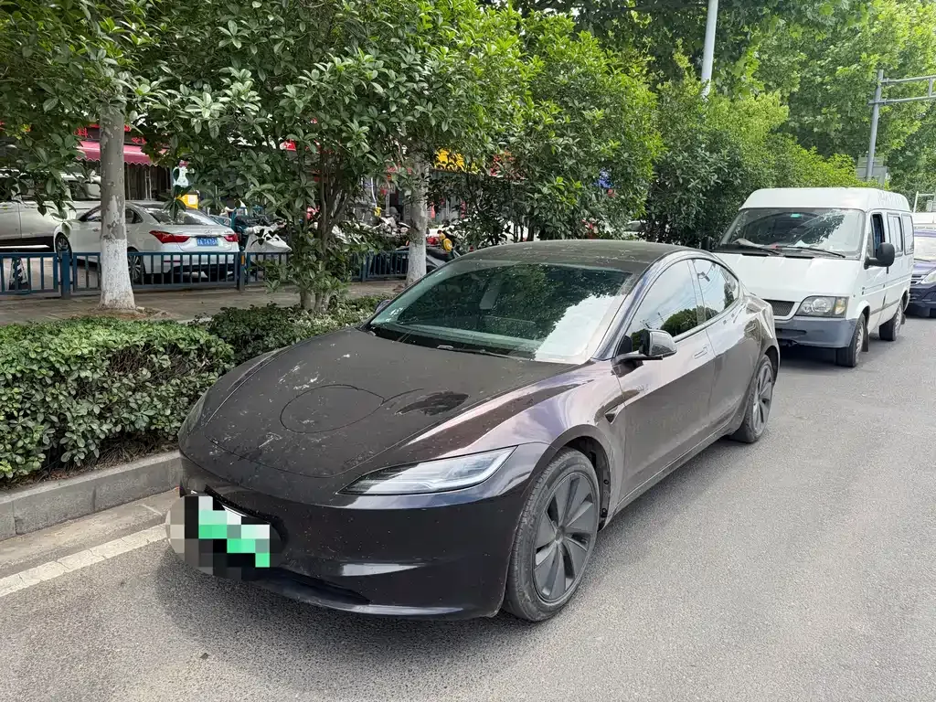 Tesla Model 3 — фото 1