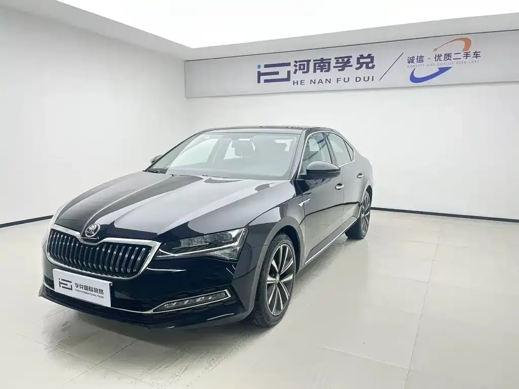 Skoda Superb — фото 1