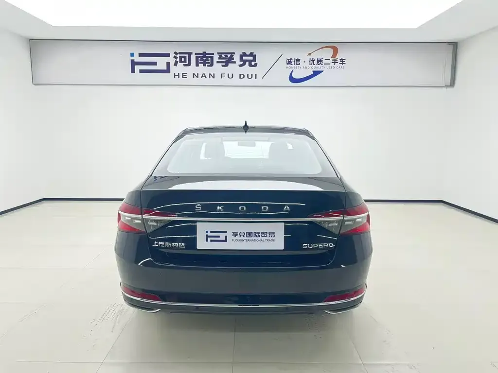 Skoda Superb — фото 5