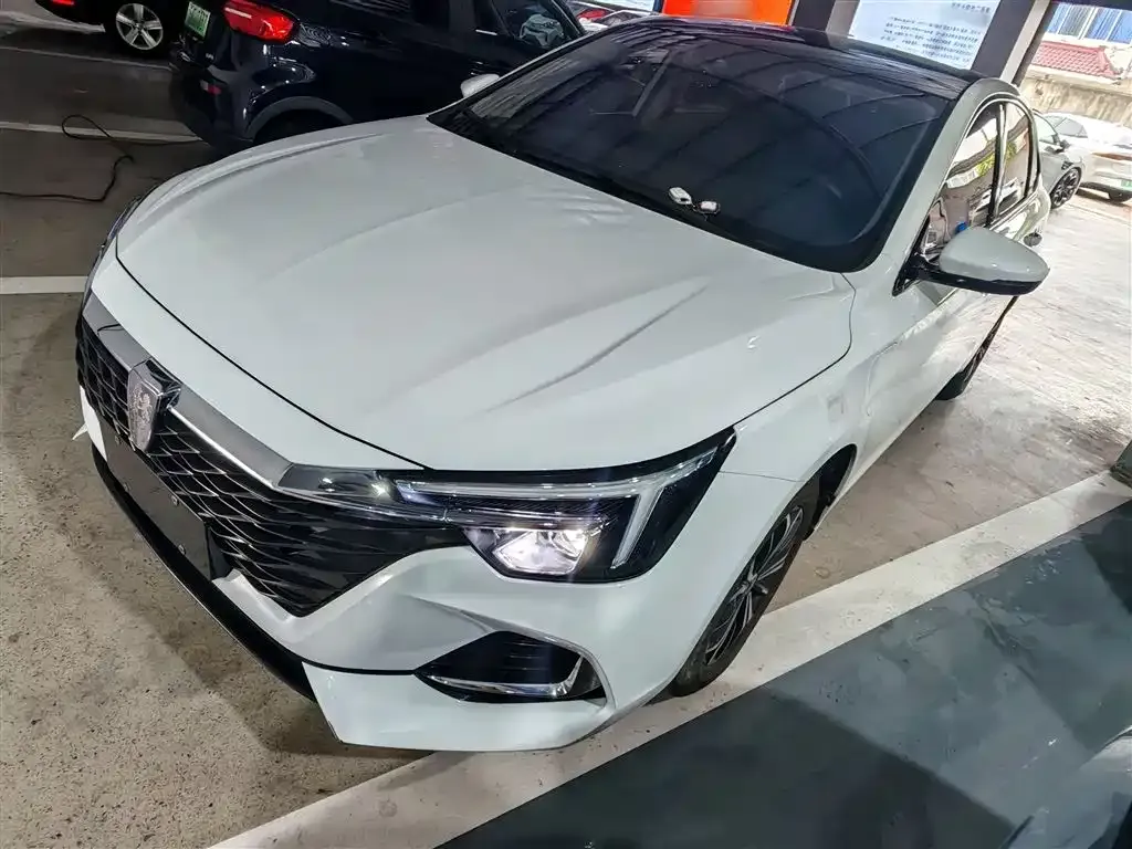 Roewe i6 MAX New Energy — фото 3