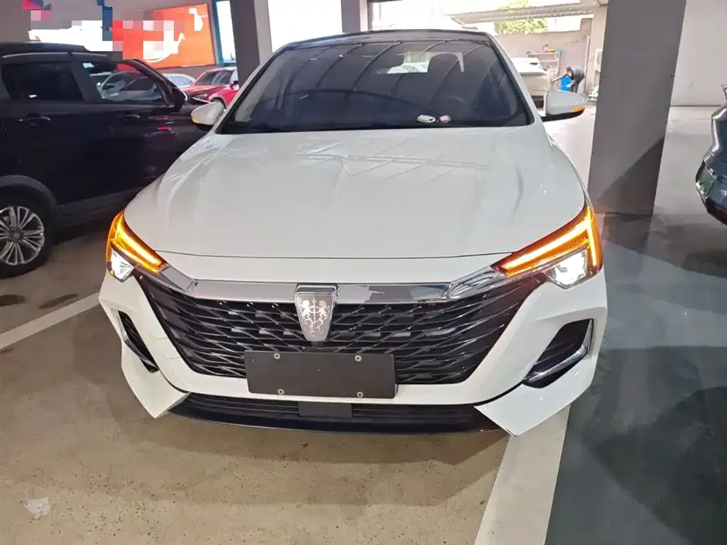 Roewe i6 MAX New Energy — фото 6