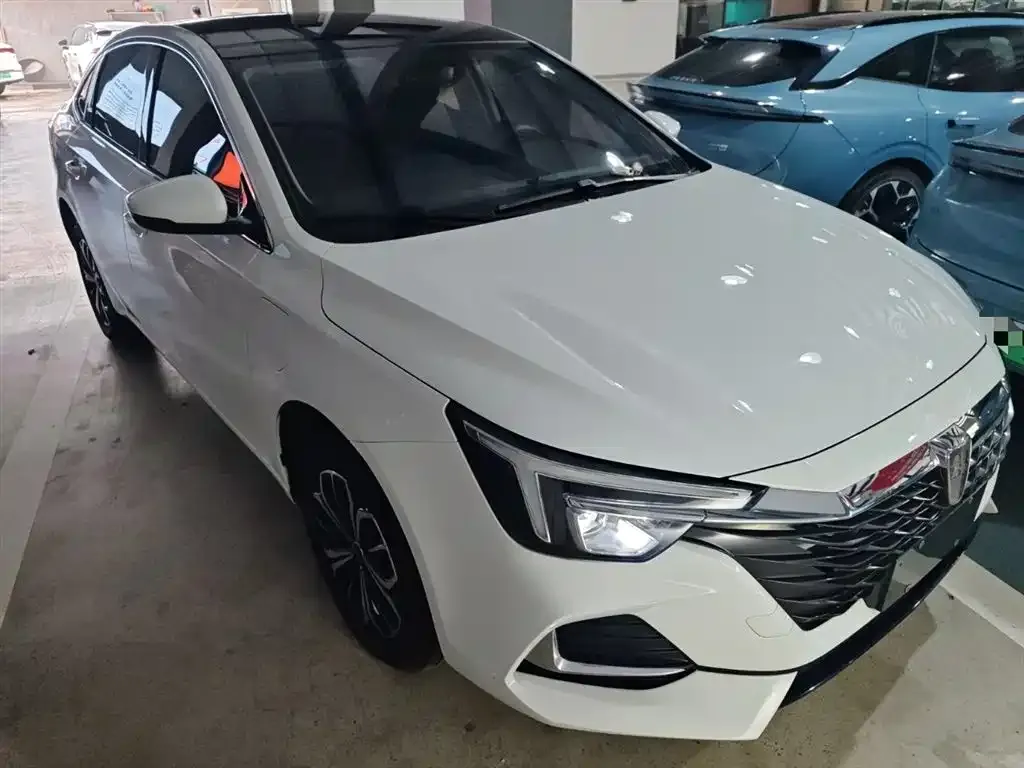 Roewe i6 MAX New Energy — фото 4