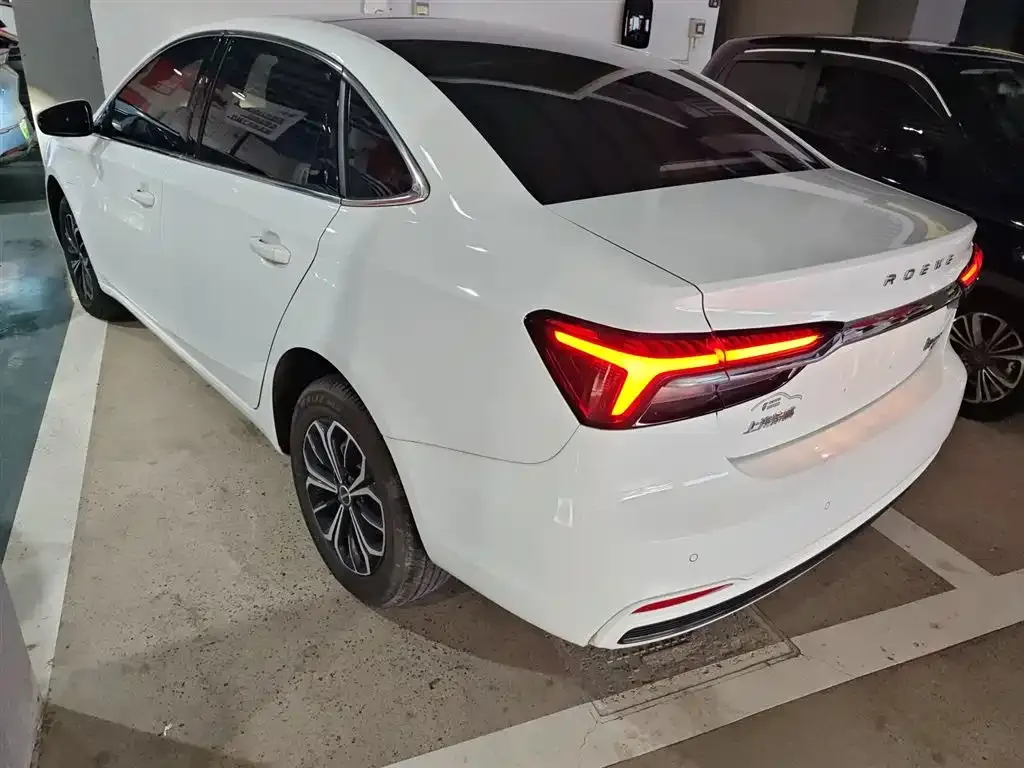 Roewe i6 MAX New Energy — фото 7
