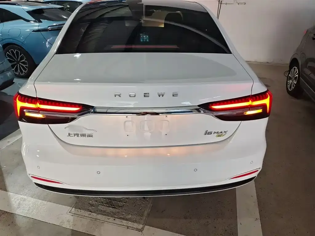 Roewe i6 MAX New Energy — фото 8