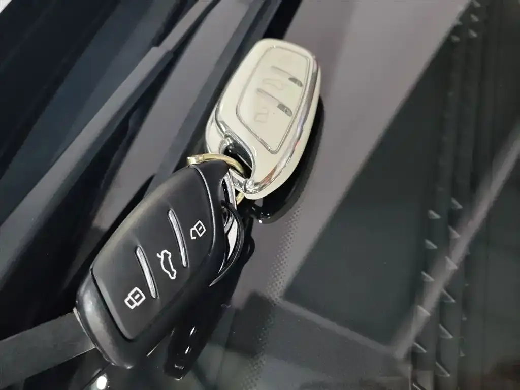 Roewe i6 MAX New Energy — фото 2