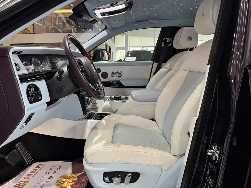 Rolls-Royce Phantom — фото 10