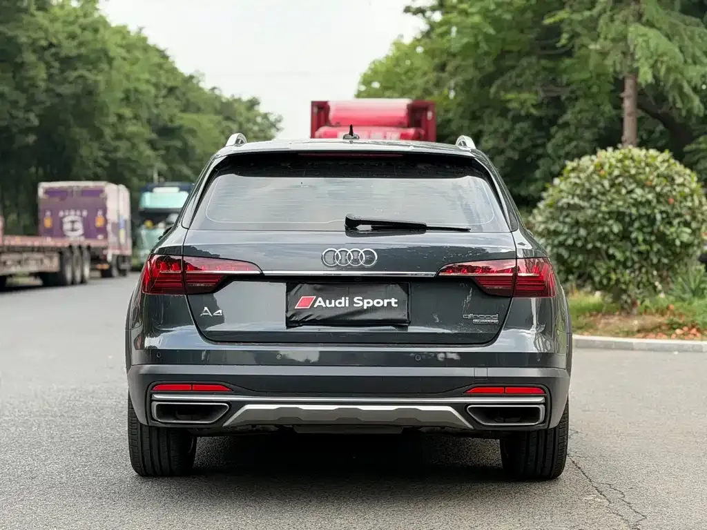 Audi A4 (Import) — фото 7