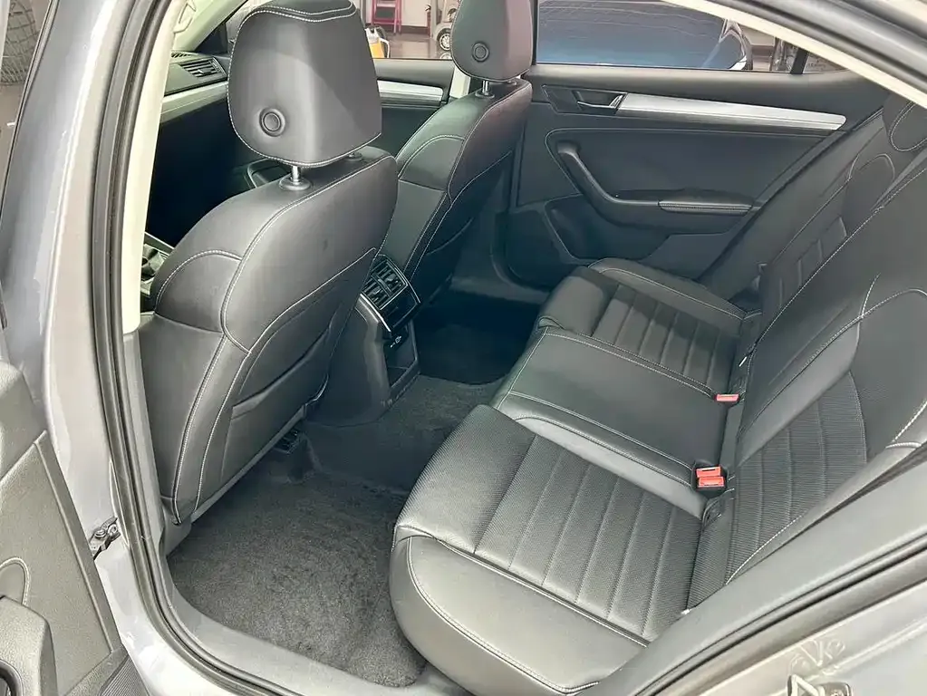 Skoda Superb — фото 7
