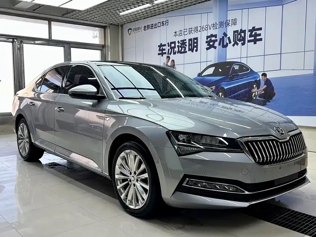 Skoda Superb — фото 8