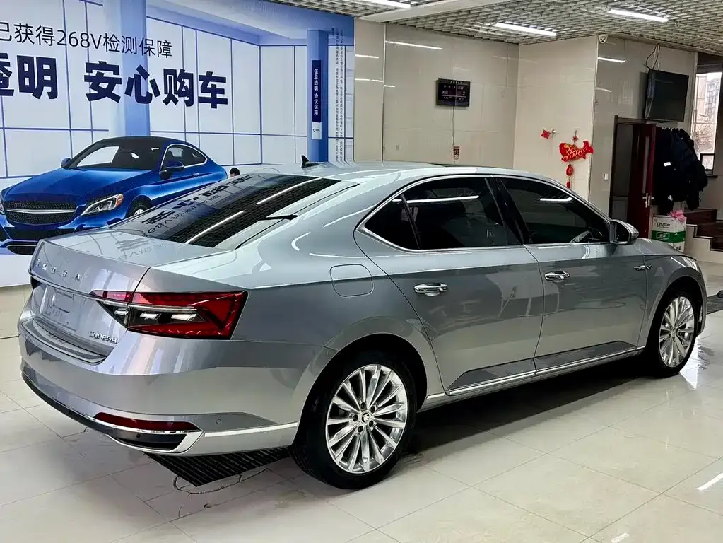 Skoda Superb — фото 6