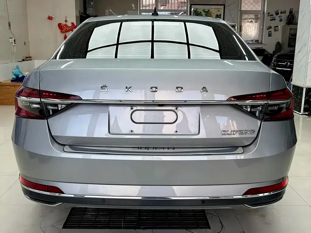 Skoda Superb — фото 2